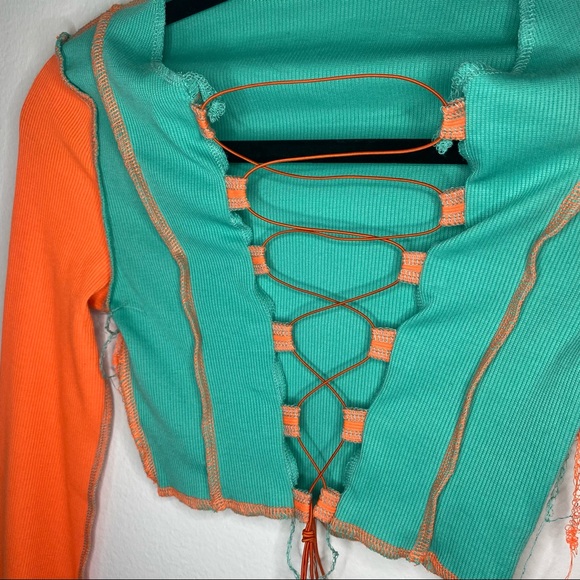 IG BADDIE DISTRESSED SEAMS TIE FRONT TOP - Picture 4 of 4